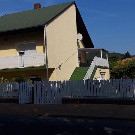 Ildi Apartman Gyenesdiás エクステリア 写真