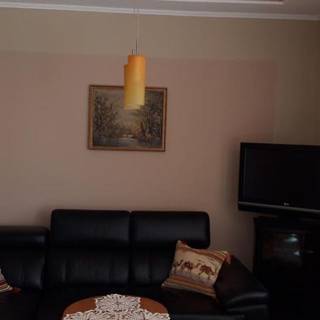 Ildi Apartman Gyenesdiás エクステリア 写真