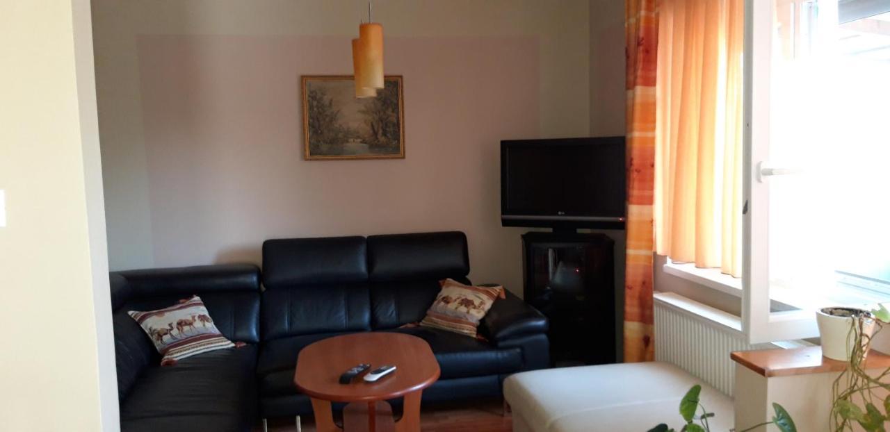 Ildi Apartman Gyenesdiás エクステリア 写真